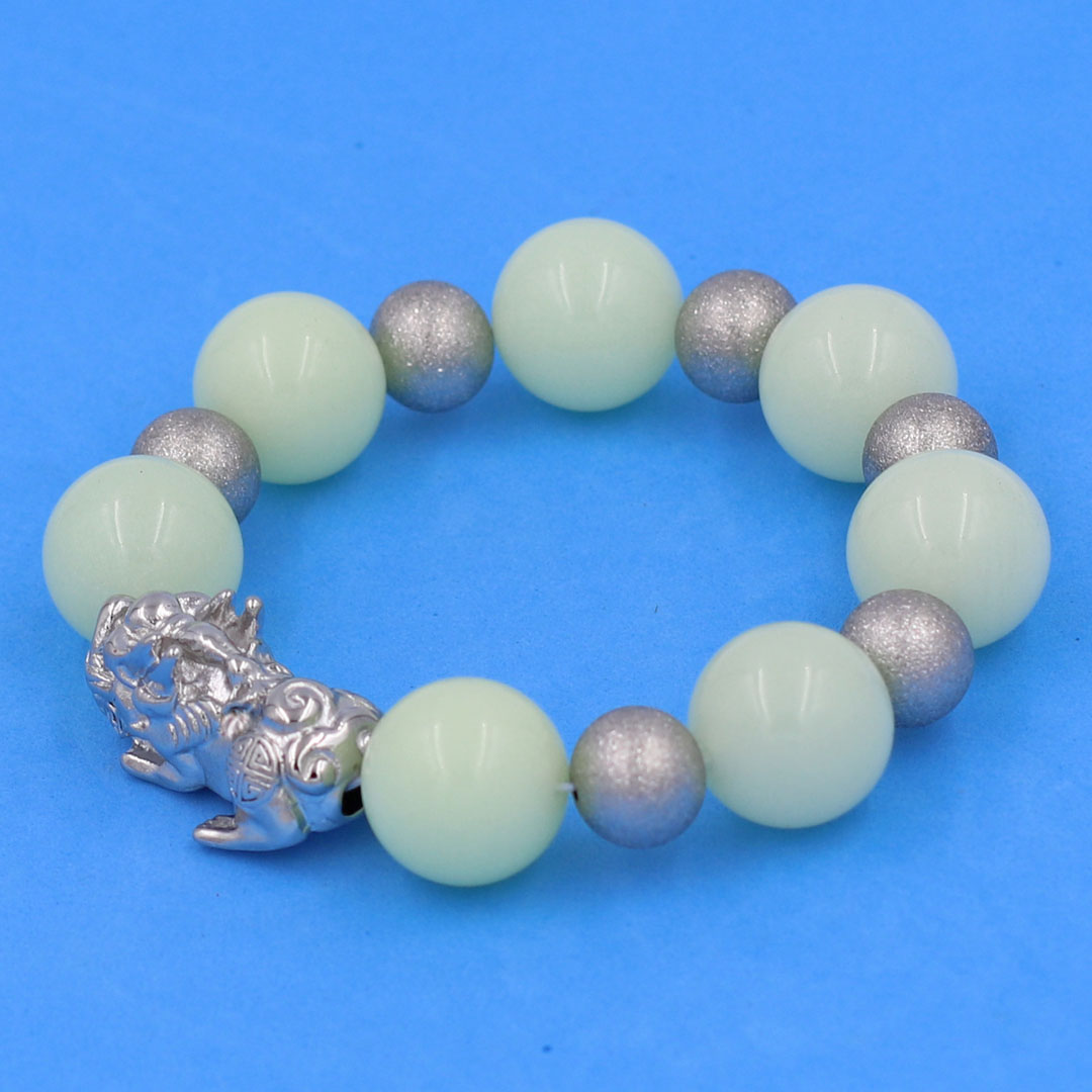 Vòng chuỗi đeo tay đá dạ quang 14 ly  charm tỳ hưu và bi inox, vòng tay chuỗi hạt