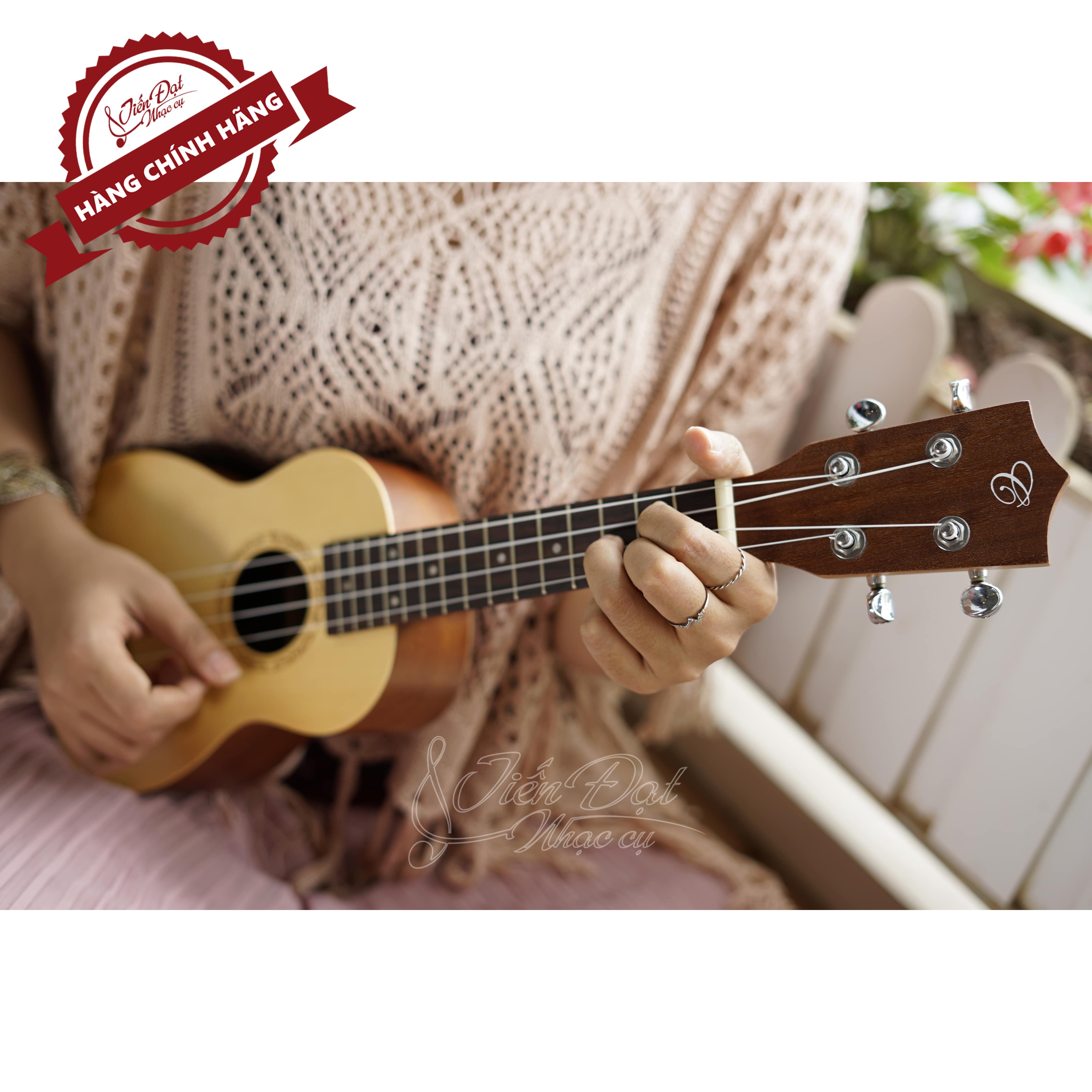 Đàn Ukulele Soprano Chard U-21C, Mặt Đàn Gỗ Vân Sam - Hàng Chính Hãng