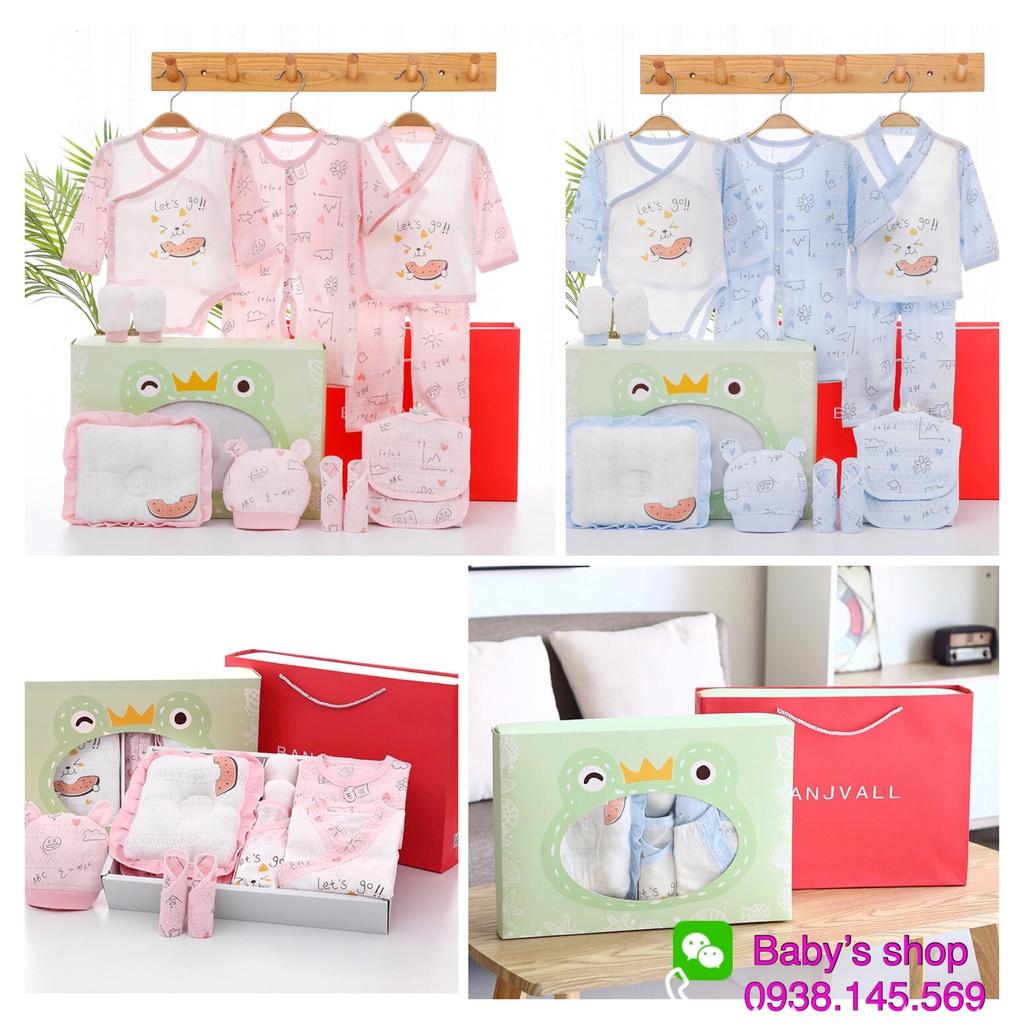 Hộp hoặc giỏ quà gồm set đồ sơ sinh (7 - 24 chi tiết) dành làm quà tặng cho bé