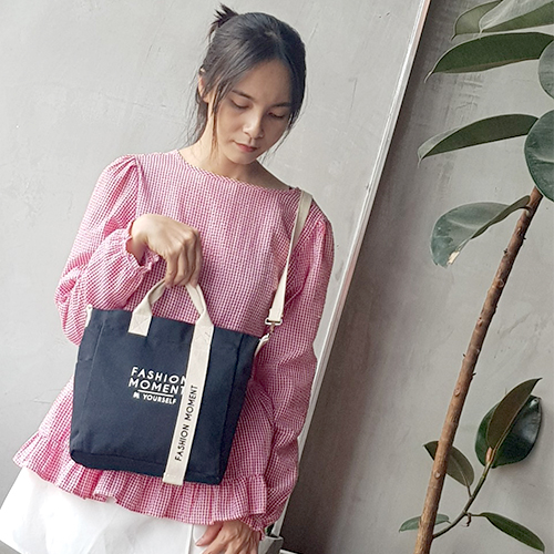 Túi vải Hàn Quốc, túi đeo chéo vải canvas phối chữ Fashion Moment thời trang Covi nhiều màu sắc T11-M-Màu Đen