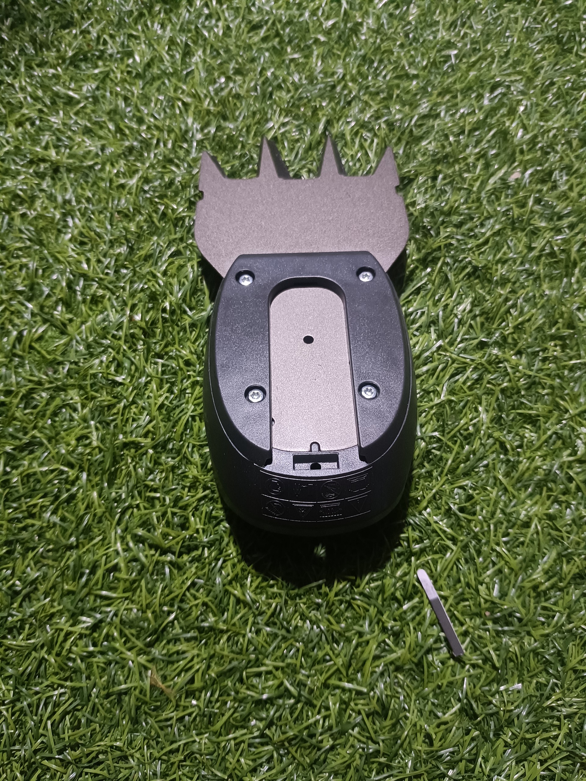 Lưỡi máy cắt cỏ  cầm tay chạy pin (9858: 9856-20)