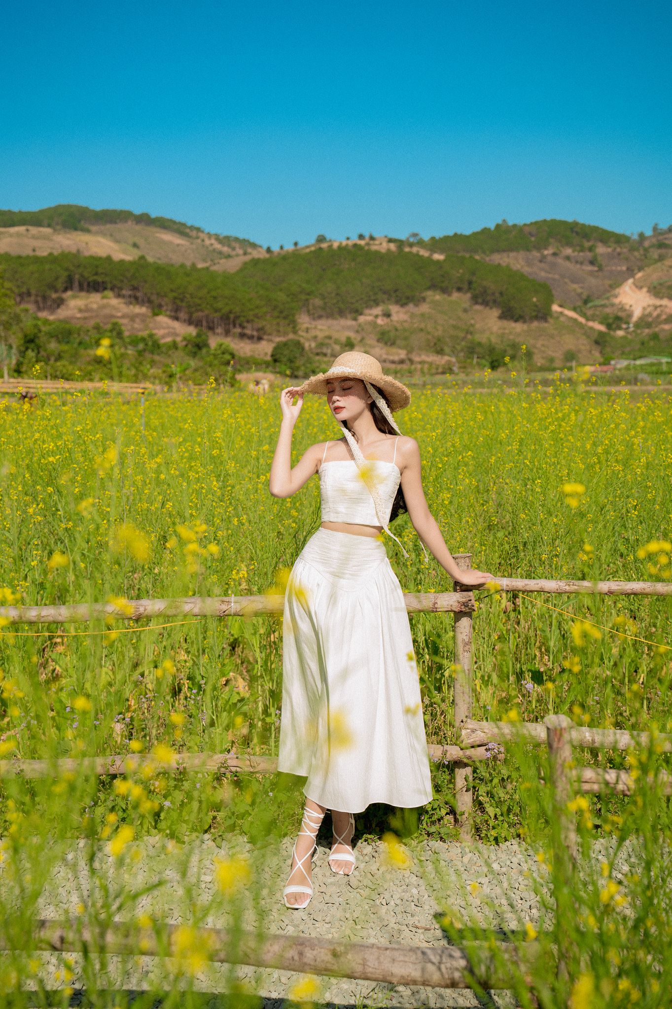 OLV - Áo Glam White Top