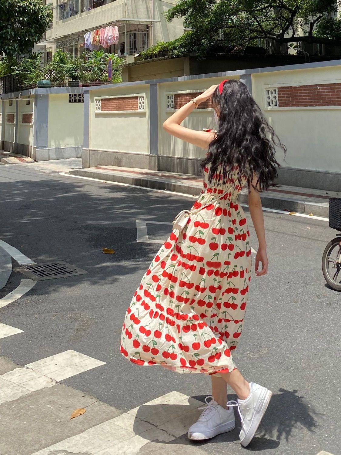 TOBE1SHOP Váy treo 2023 Sinh viên mùa hè Hundred Hiển thị Skinny Thời trang Pleated Dễ thương Cherry hoa đầm cô gái