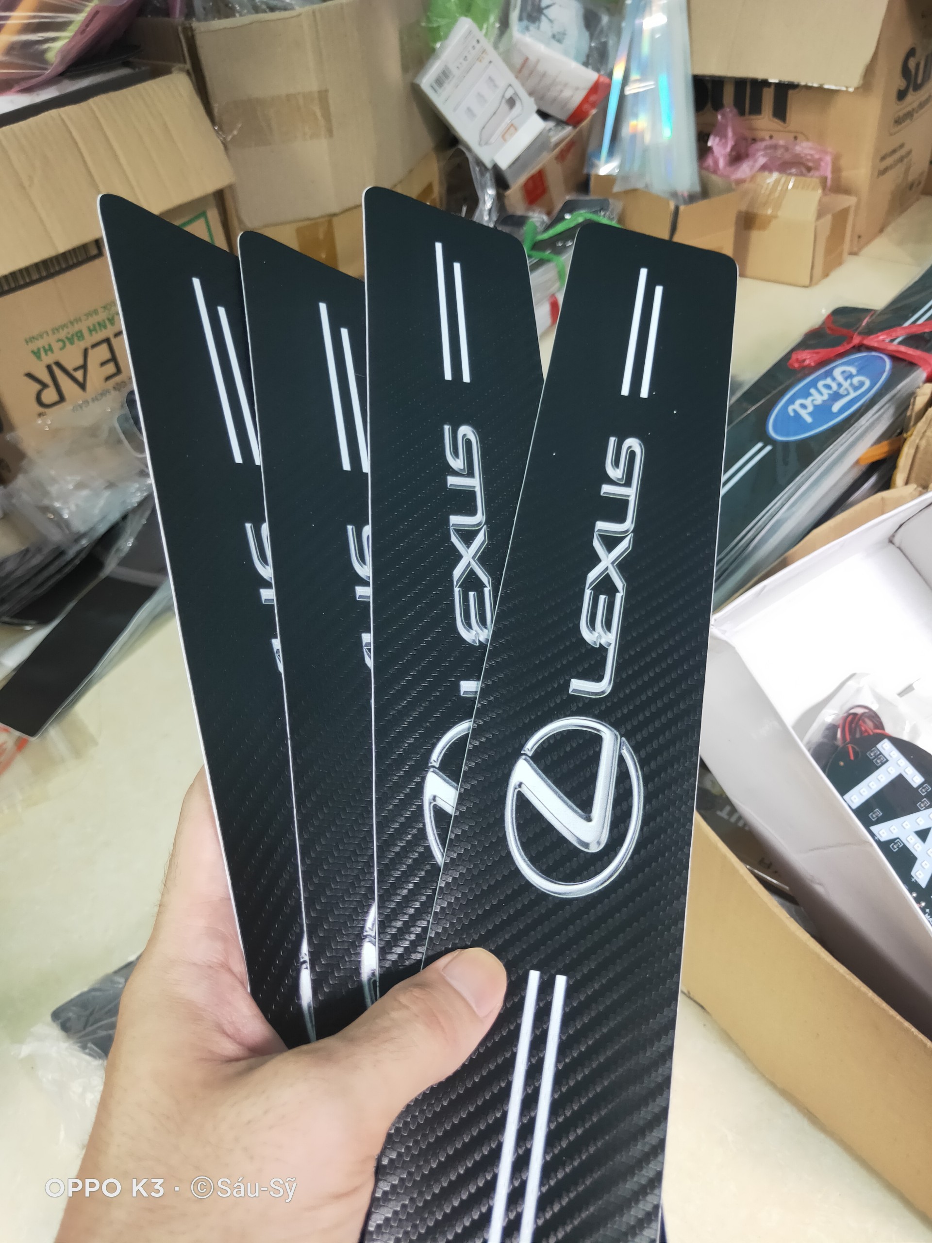 LUXES - Bộ 9 miếng dán bậc cửa trong ngoài và Cốp Sau Ô tô Chống trầy bằng Sợi Carbon