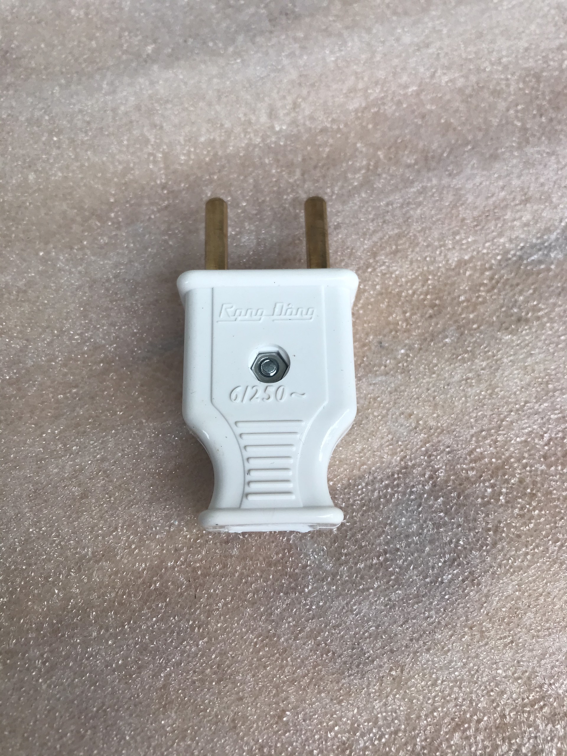 Chui Phích cắm điện Rạng Đông Model PL-01