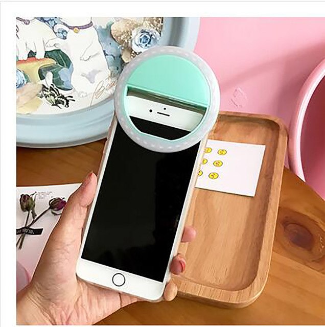 Đèn Led hỗ trợ chup hình selfie Live Stream bán hàng điều chỉnh 3 mức độ sáng (Đính kèm 1 dây sạc Micro USB) (Giao màu ngẫu nhiên) - Hàng Chính Hãng