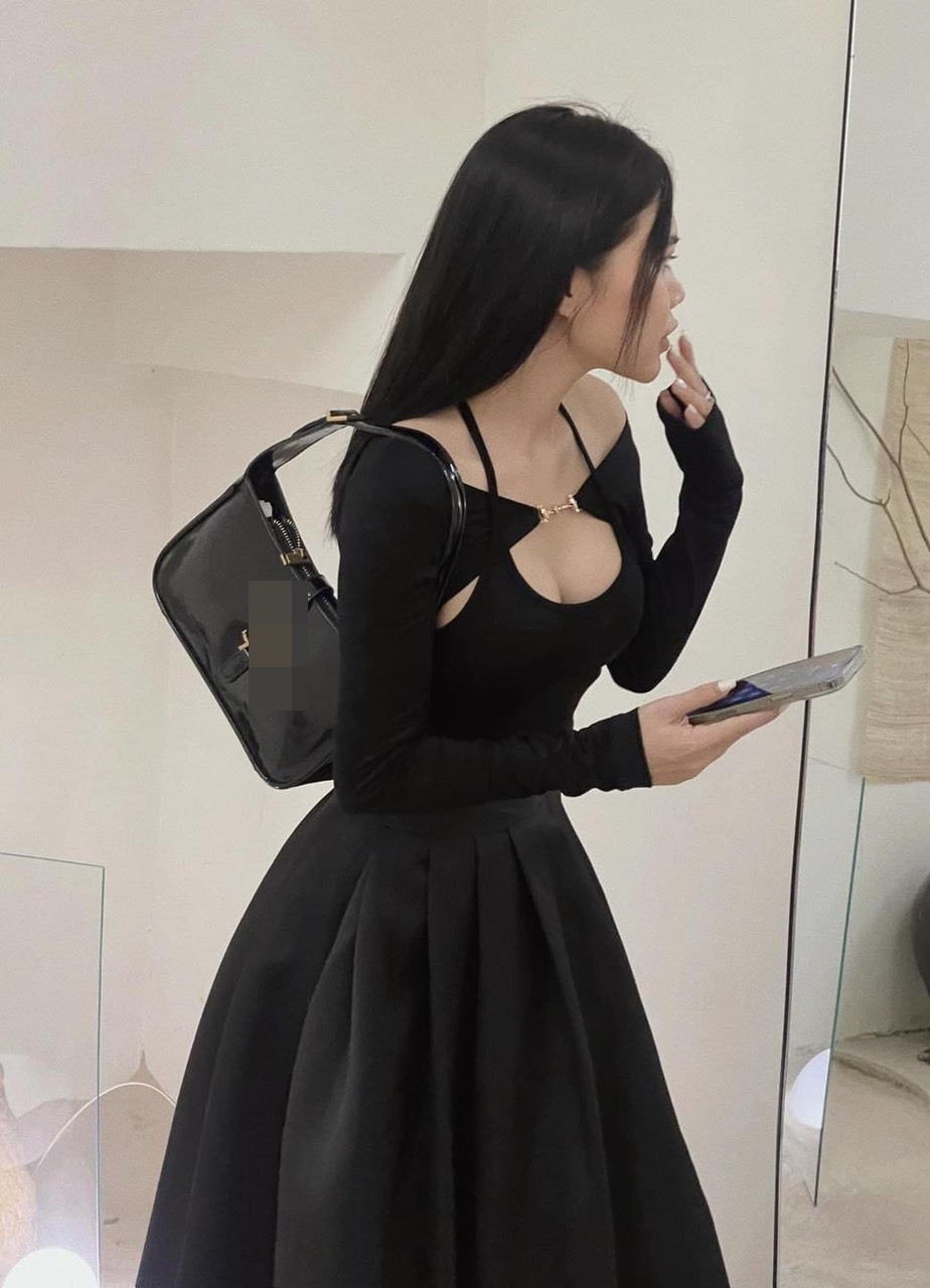 SET ÁO CROPTOP THUN TRƠN TRỄ VAI ÁO YẾM DÂY TAY DÀI+ CHÂN VÁY DÀI SUÔNG XẾP LY NHẸ DẠO PHỐ DỰ TIỆC GIÁNG SINH NOEL
