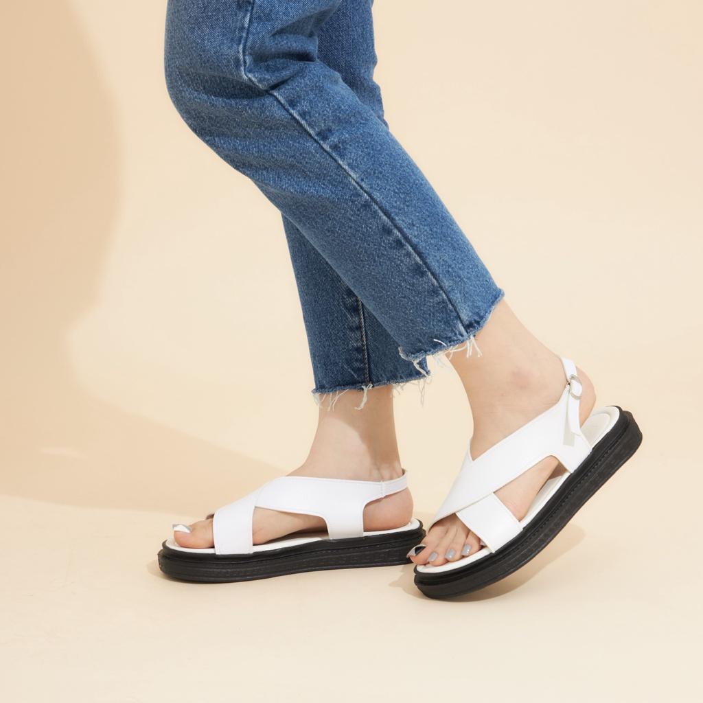Giày Sandal Nữ MWC 2972 - Giày Sandal Quai Chéo Basic Đế Bằng Tôn Dáng Thời Trang