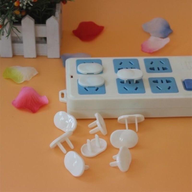 Bịt ổ điện chống giật cho trẻ