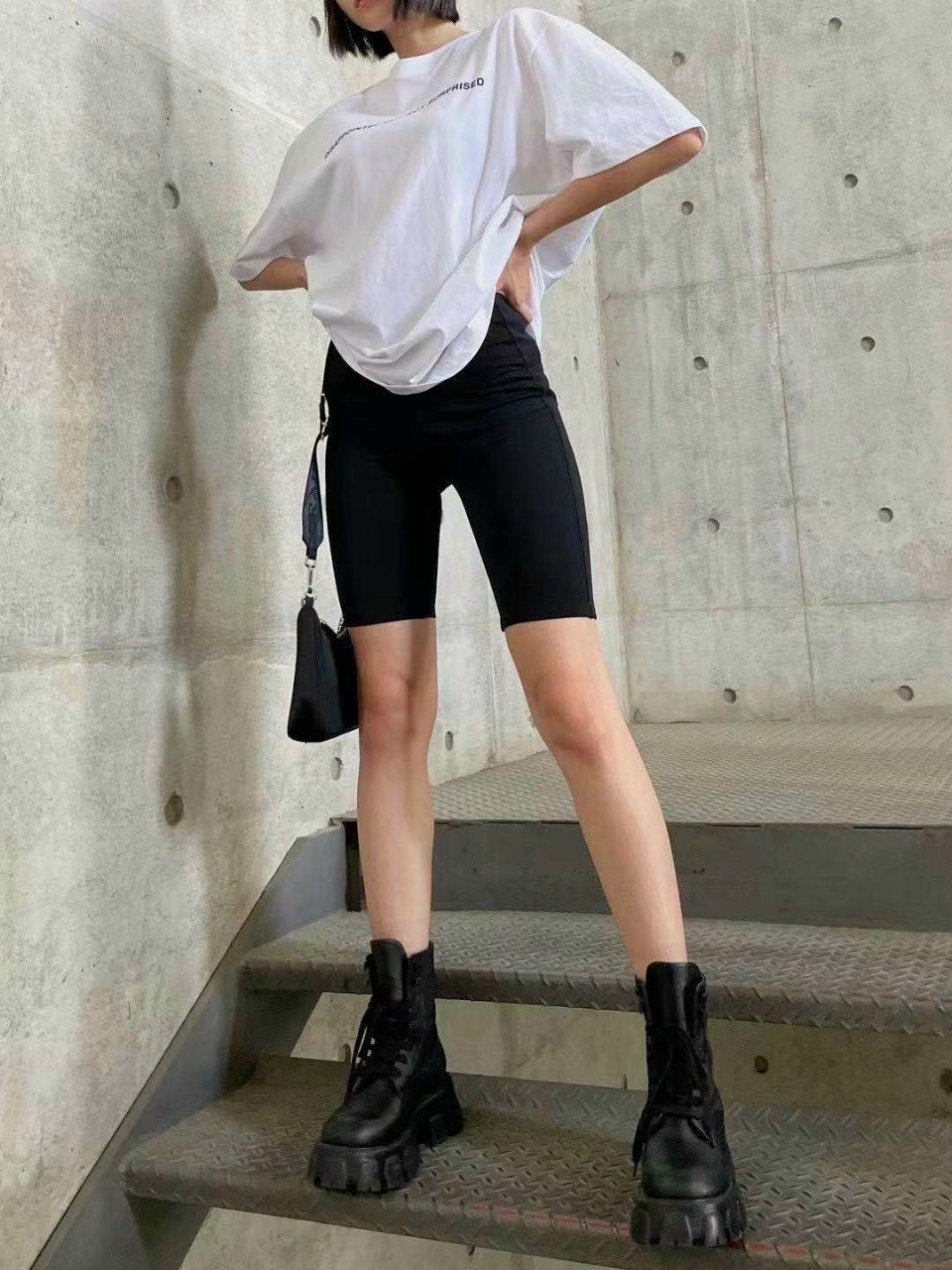 Quần legging lửng vải cotton cao cấp - quần biker nữ đùi ngố đồ ôm bụng nâng mông siêu co giãn 4 chiều
