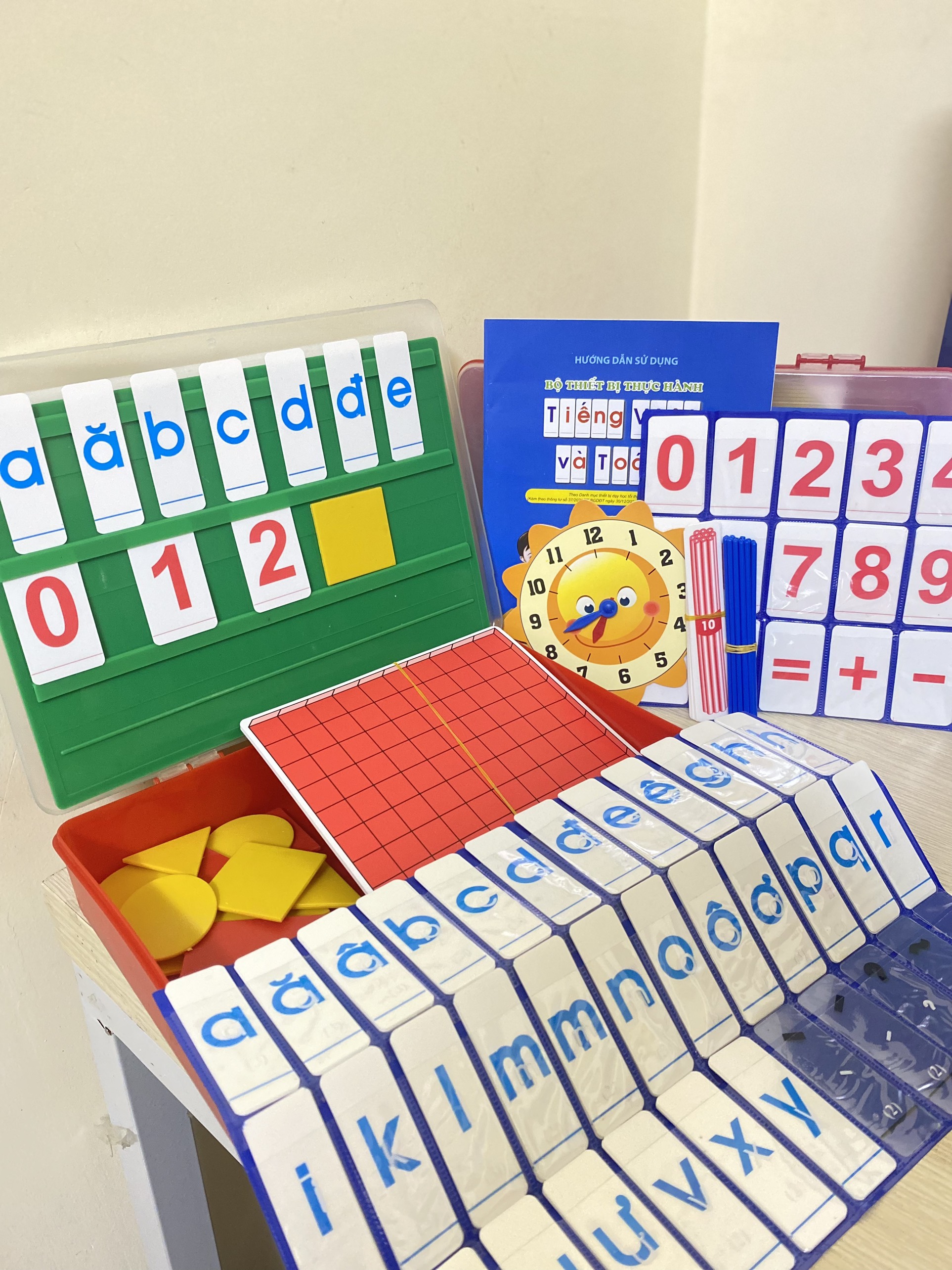 Bộ Thiết bị thực hành Toán - Tiếng việt lớp 1