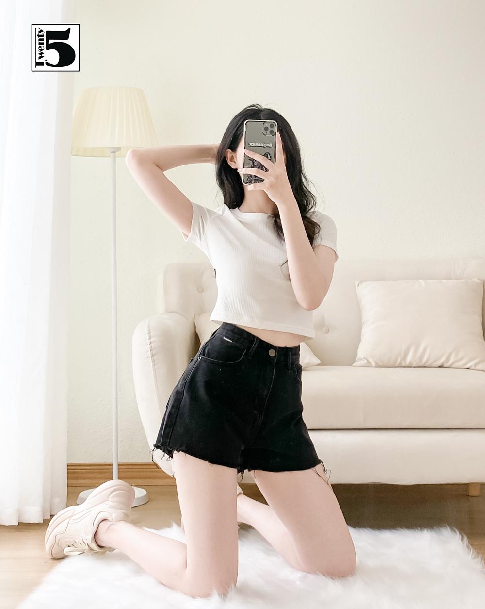 Áo thun croptop nữ cổ tròn, ngắn tay, dáng ôm TWENTYFIVE CR1