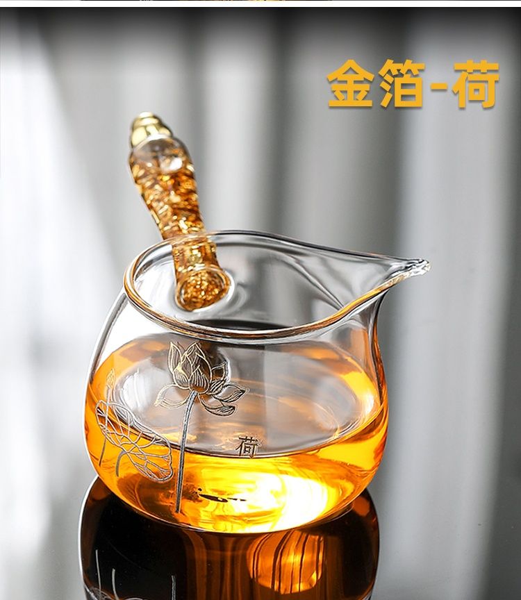 Tống thủy tinh hoa sen mạ vàng