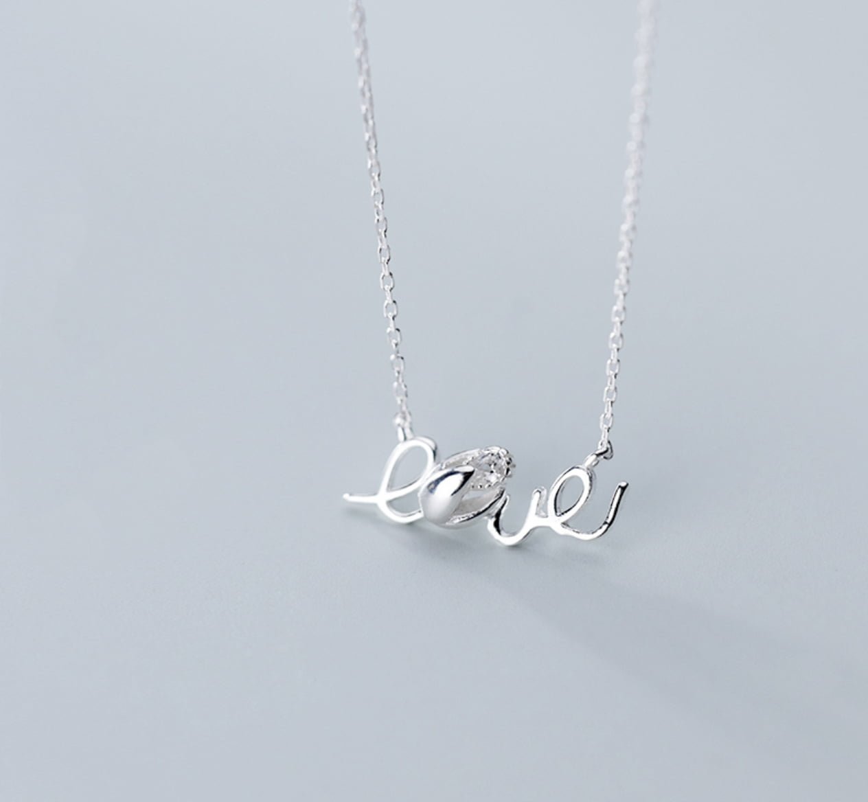 Dây chuyền bạc chữ Love nụ hoa xinh xắn