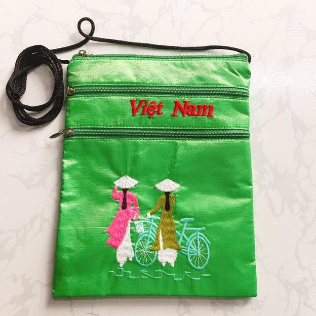 {Siêu sale}Túi đựng điện thoại thêu 2 cô gái Việt Nam