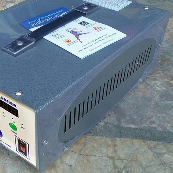 MÁY SẠC ẮC QUY ROBOT TỰ ĐỘNG 15A