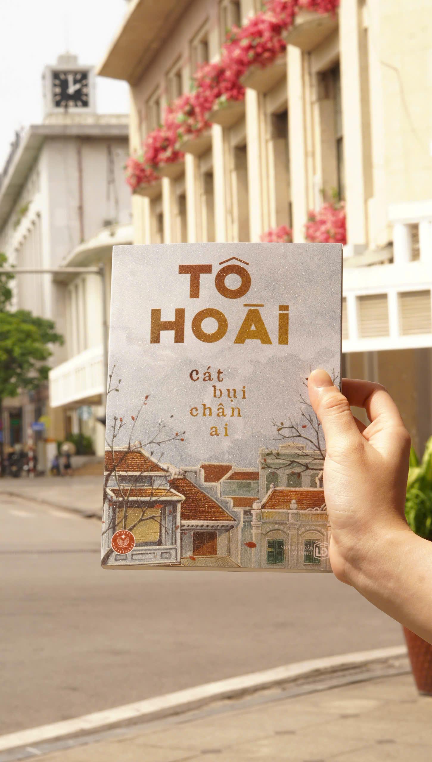 Sách - Cát Bụi Chân Ai - Tặng Kèm Bookmark Bồi Cứng