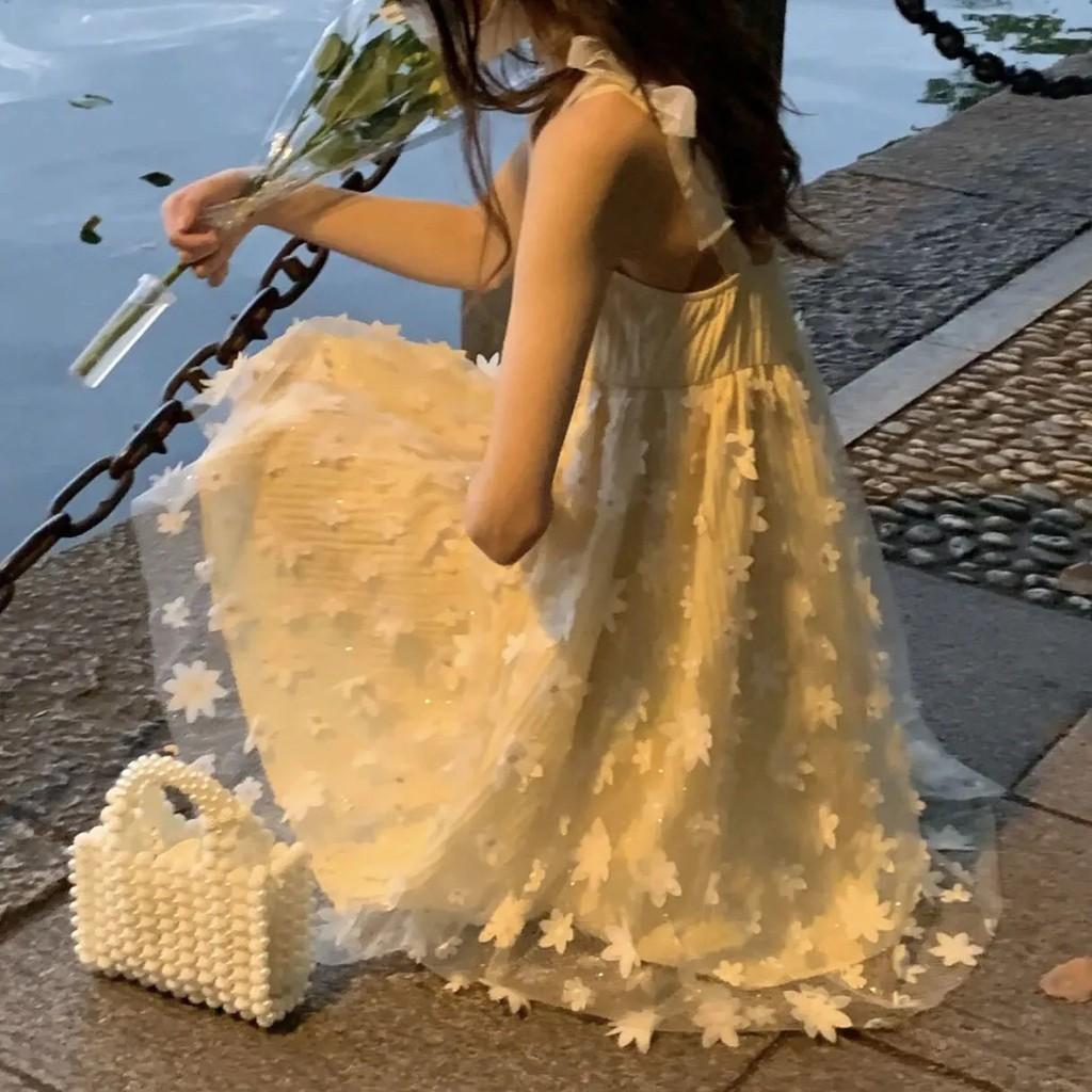 Váy hai dây đính hoa công chúa