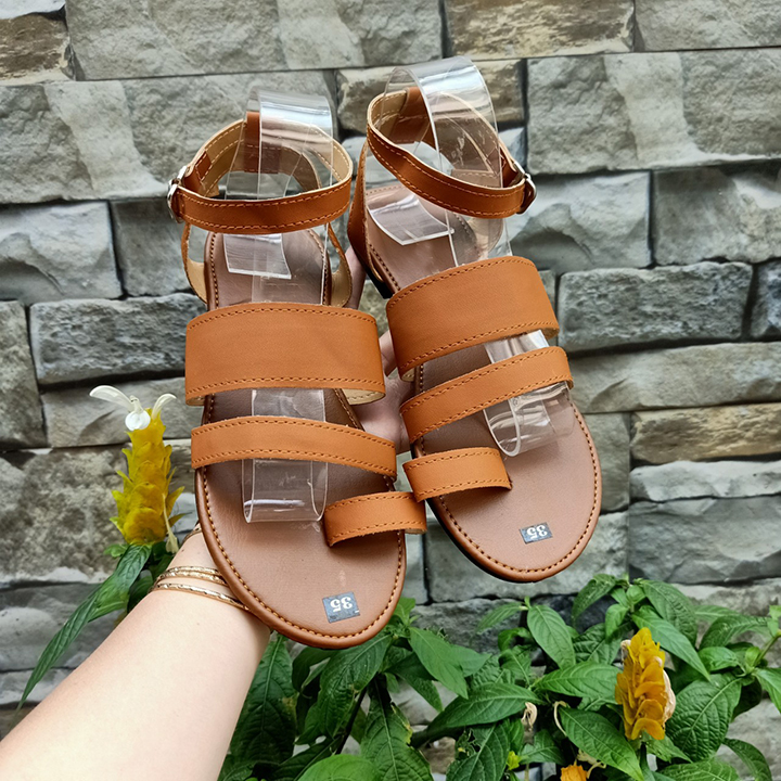 Giày sandal nữ đi học xỏ ngón quai hậu móc gài đi học hình thật - SM14