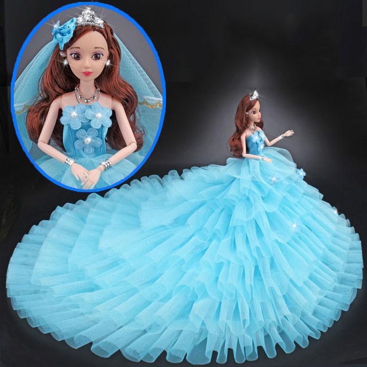 Búp Bê Cô Dâu Xòe Tầng Tặng Phụ Kiện 8 Món + 03 Váy Ngắn