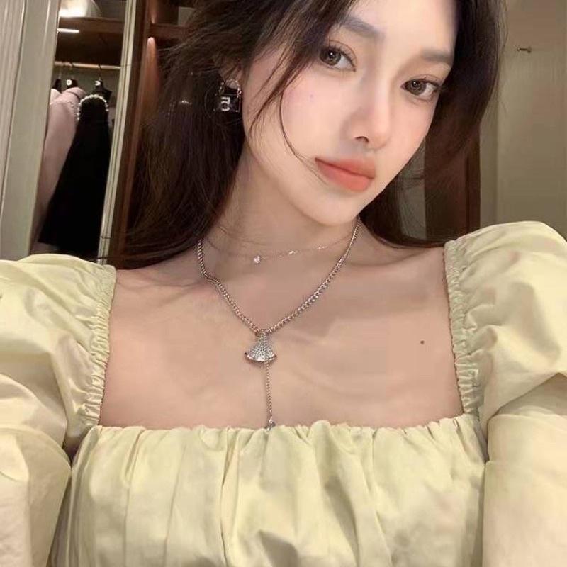ÁO NỮ CỔ VUÔNG BÁNH BÈO TAY PHỒNG