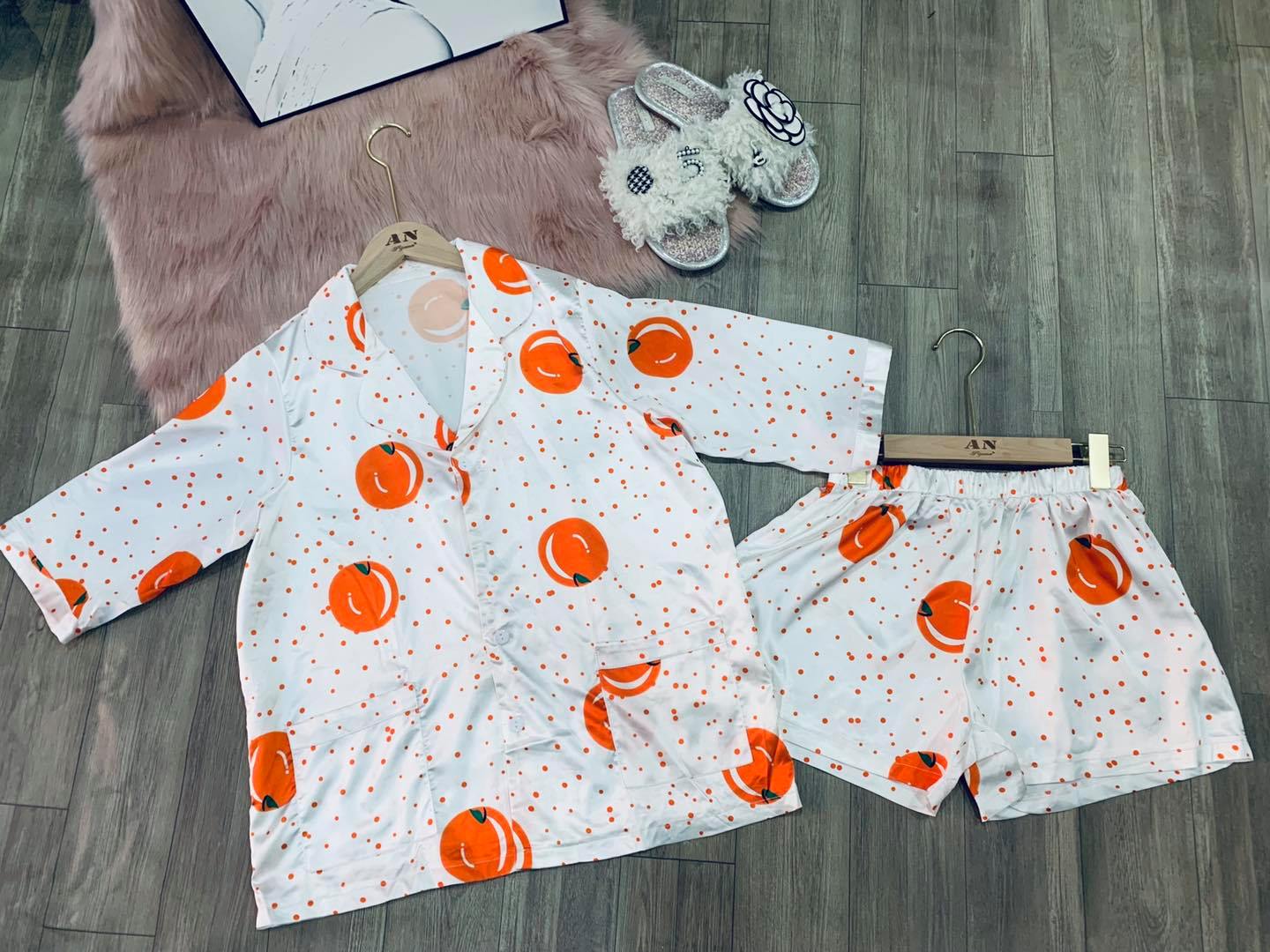 Đồ Bộ Lụa Satin Tay Cánh Dơi Quần Đùi