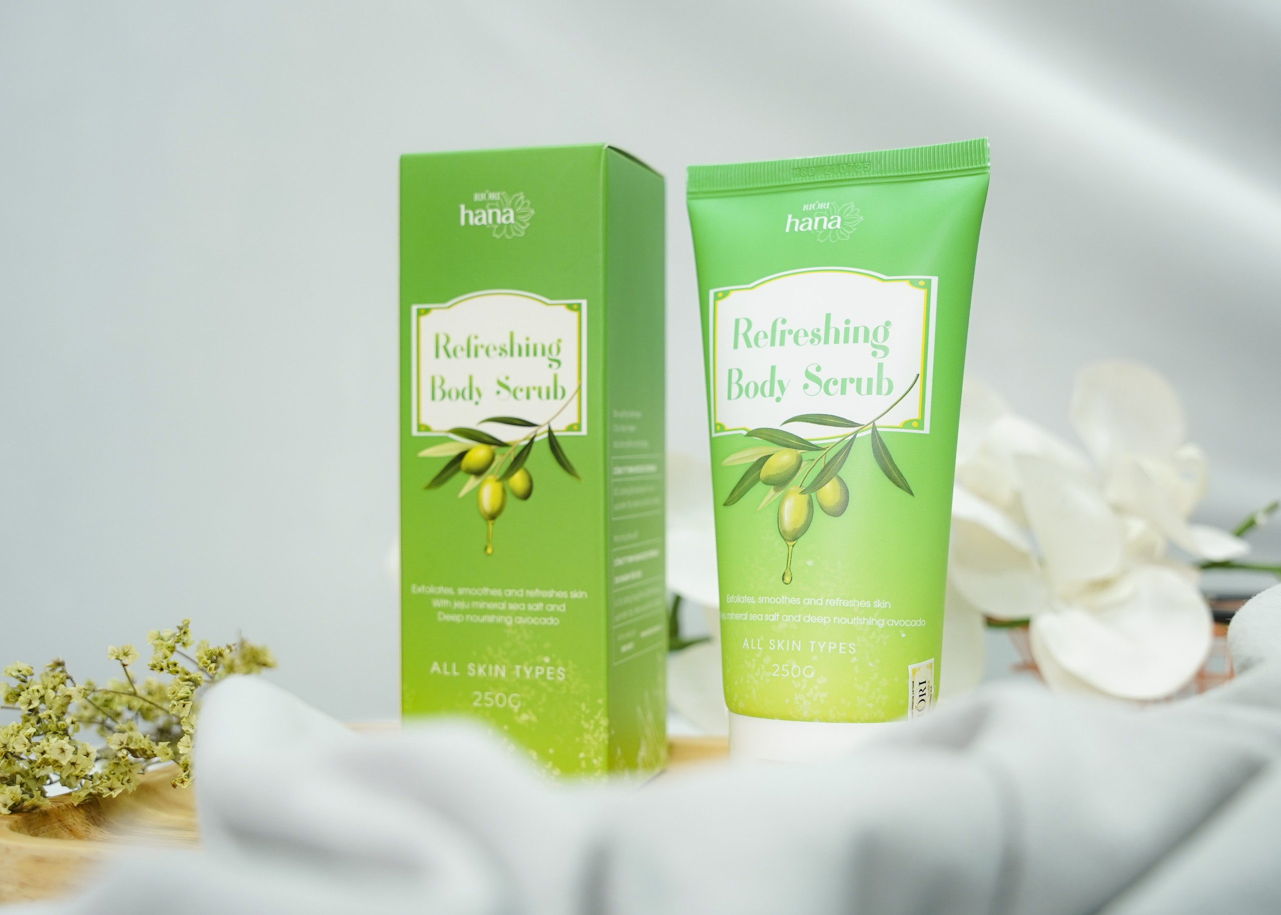 Tẩy tế bào chết RIORI REFRESHING BODY SCRUB Hương xả chanh 200g - TP-ROH-057-01