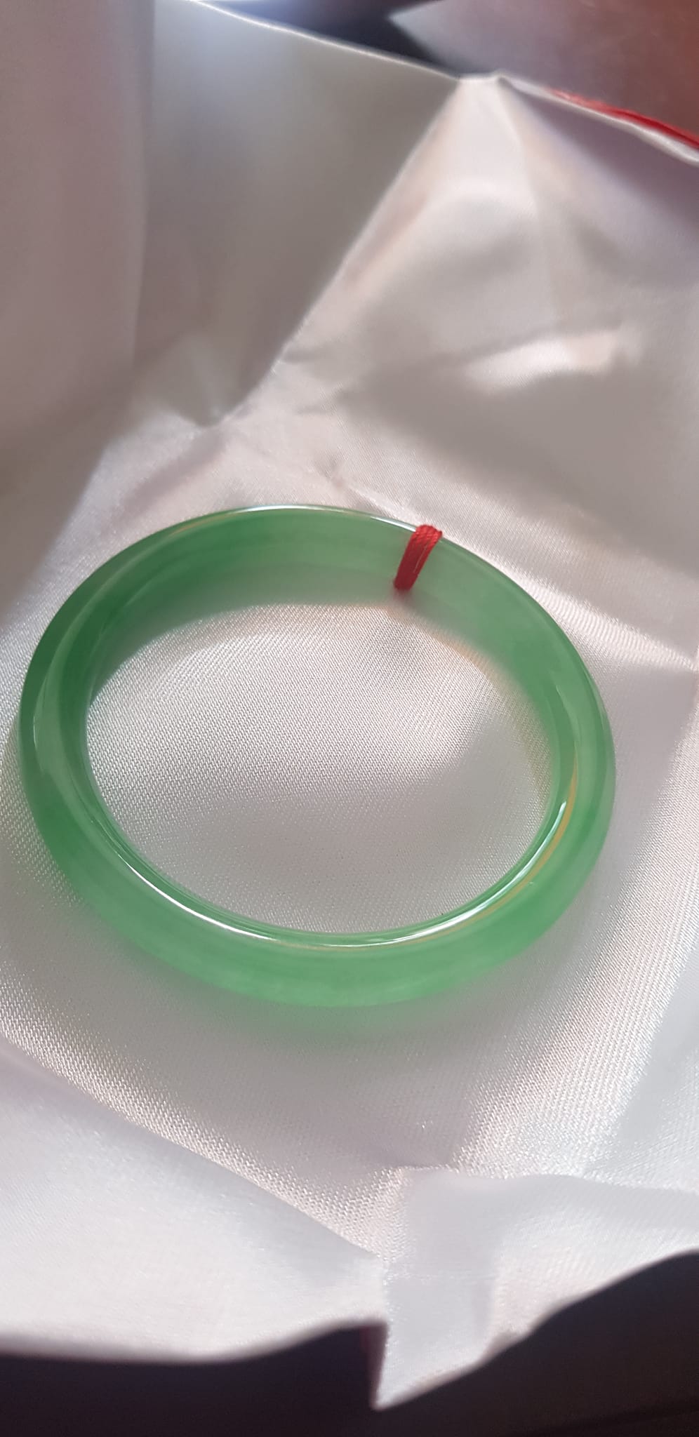 Vòng cẩm thạch Đẹp I 53mm Ni 53mm x cọng 7mm Vòng màu xanh Ngọc nhẹ nhàng bóng đẹp xinh xắn Nữ mệnh Mộc mệnh Hỏa mệnh Thủy 52kg - 56kg đeo đẹp ạ