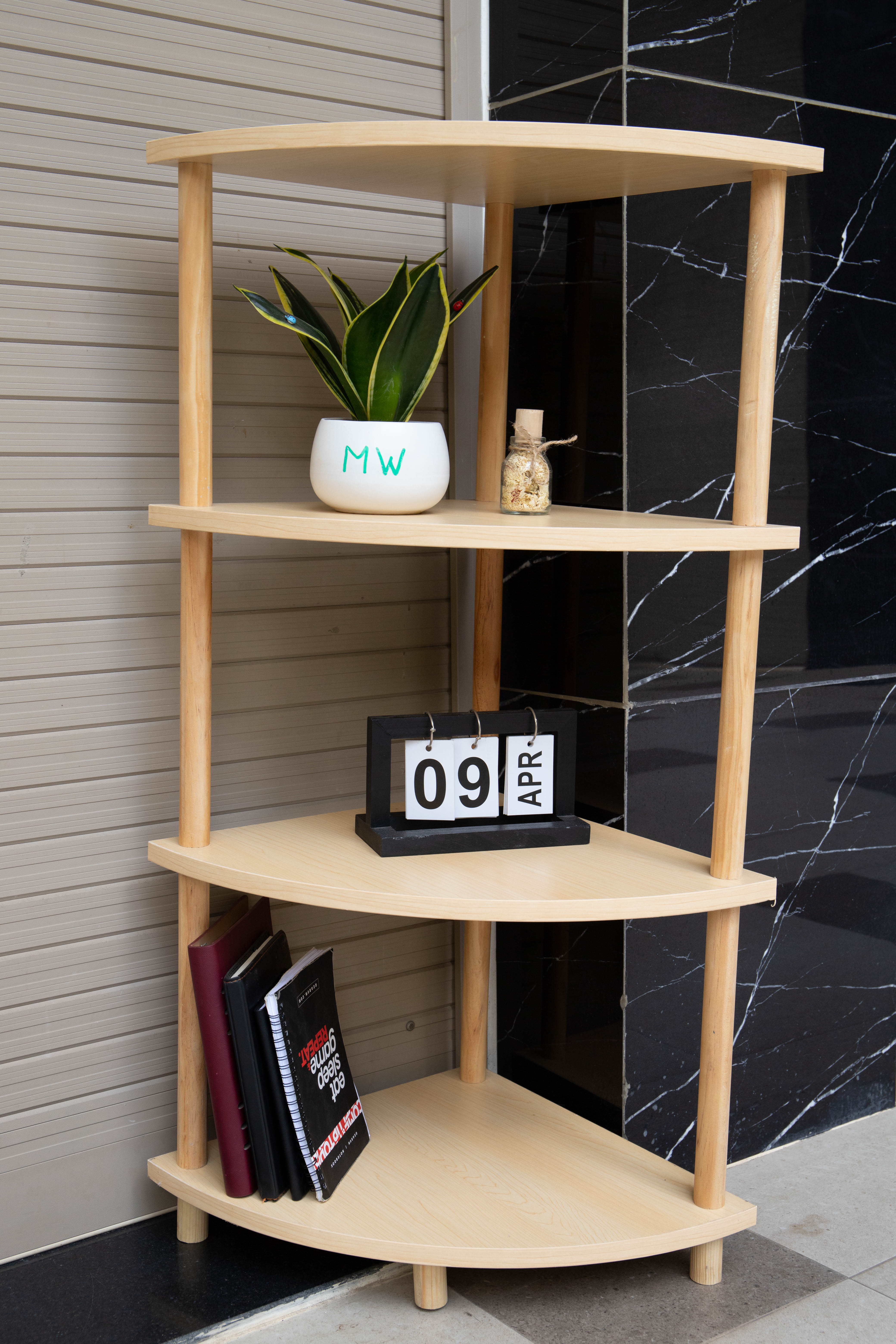 KỆ GÓC TƯỜNG TRANG TRÍ 4 TẦNG MÀU GỖ - CORNER SHELF 4F