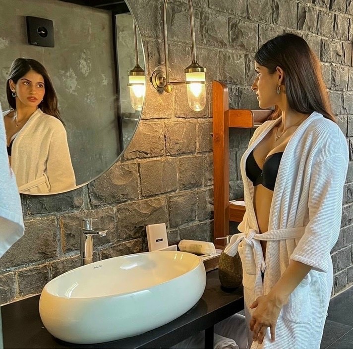 CHẬU RỬA MẶT, LAVABO ELIP NHẬP KHẨU CAO CẤP CHÍNH HÃNG GROVES GRVC 065 (men đẹp sáng 100 năm) (CHẬU) (58x38 cm)
