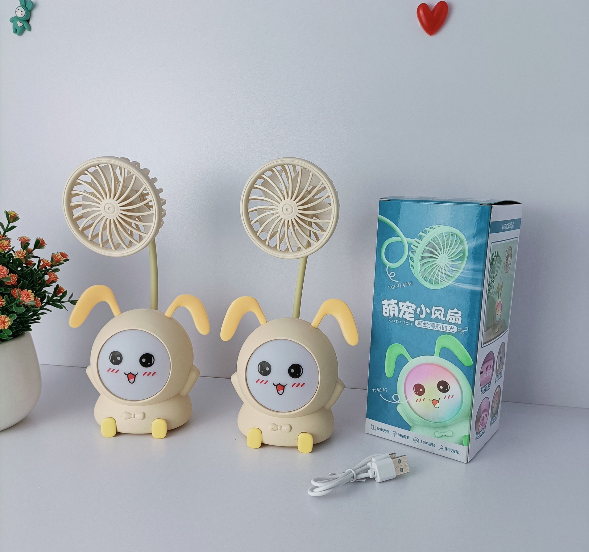 Quạt mini tích điện cầm tay quạt để bàn kèm đèn đổi màu