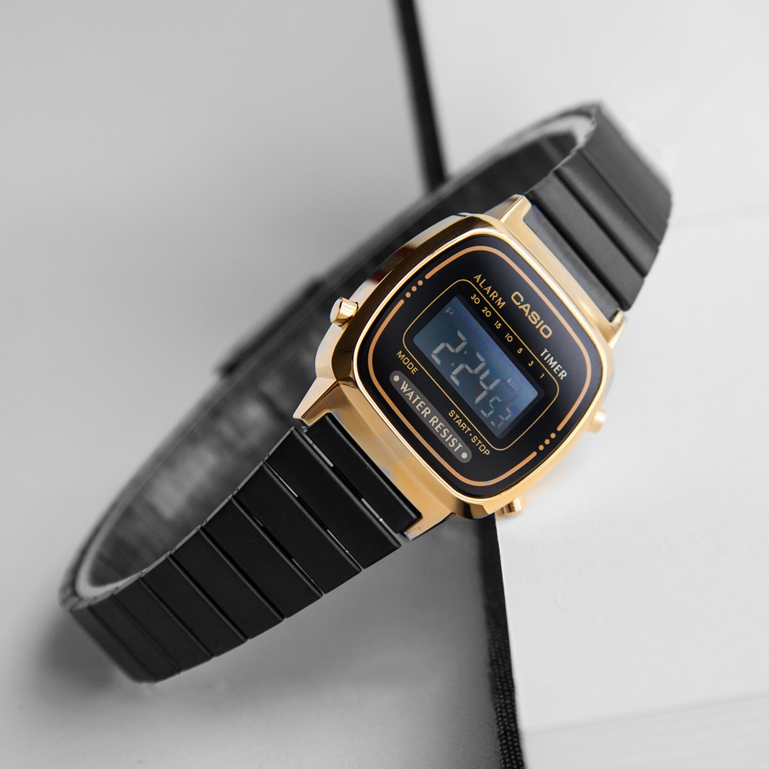 Đồng hồ nữ dây kim loại Casio LA670WEGB-1BDF