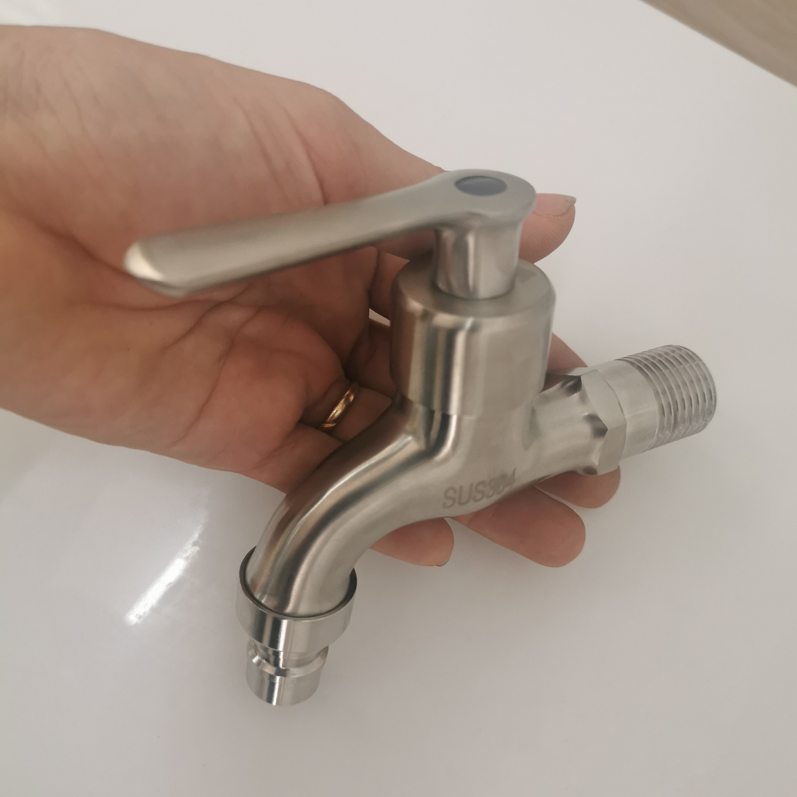 VÒI GẠT INOX 304 CAO CẤP