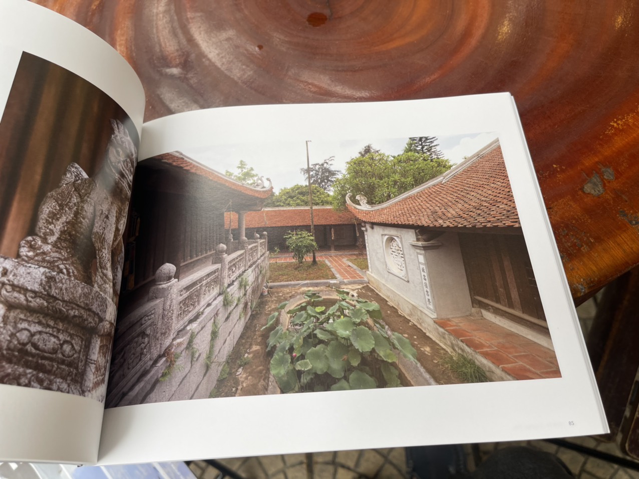 GHÉ 02 – CHÙA BÚT THÁP – Handhome – CCC Communication - NXB Lao Động