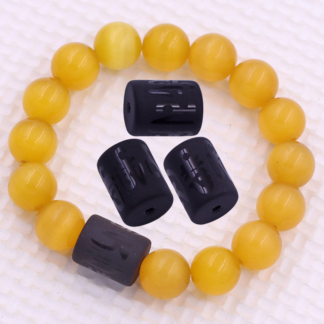 Vòng chuỗi đeo tay đá mắt mèo vàng charm lục tự Đại minh chân ngôn,10 ly, Om Mani Padme Hūm, Chân ngôn Lục tự