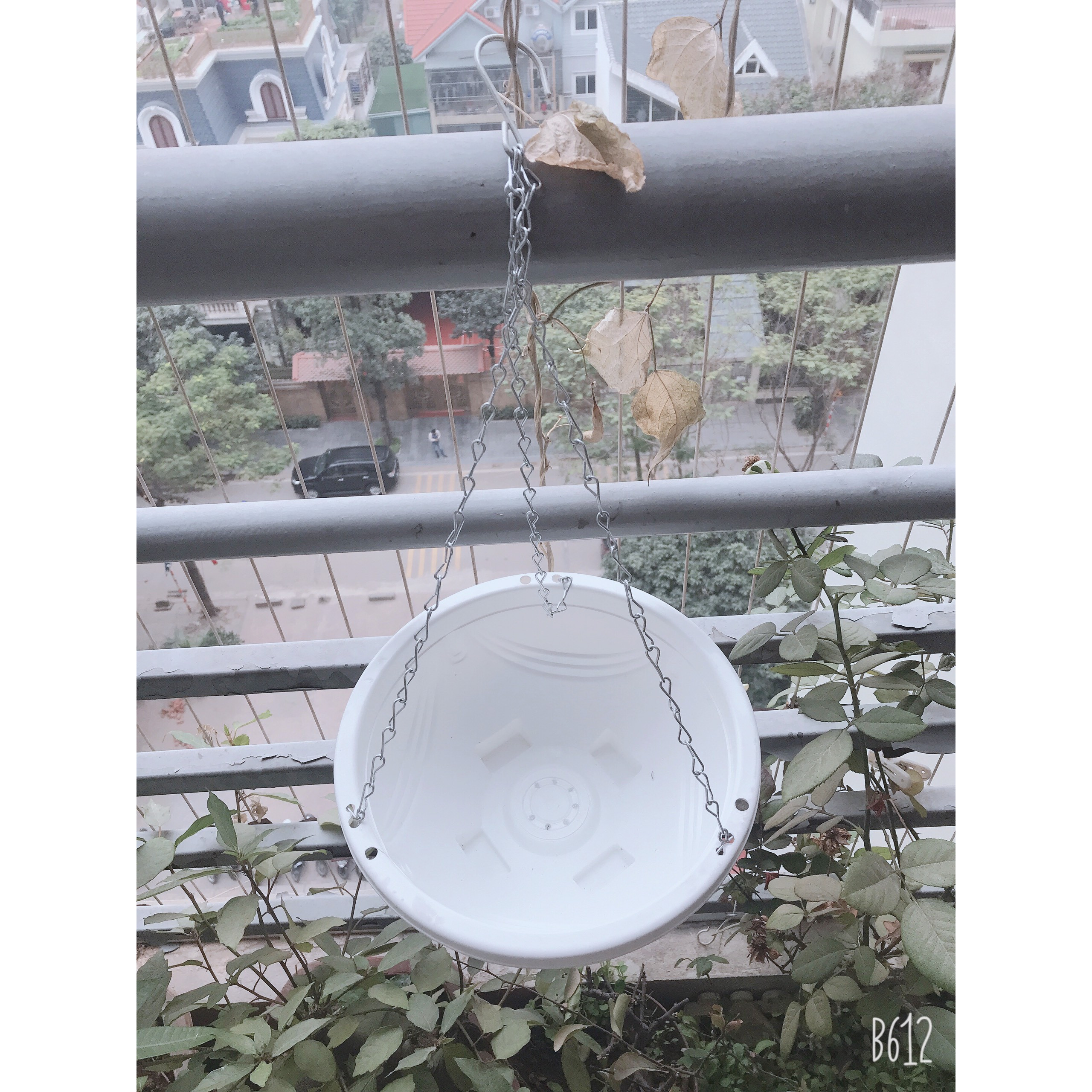 10 Chậu chảo treo KT: 27,5x12 cm , hình Tròn, màu TRẮNG Có móc treo Xích - Chậu chảo treo có móc xích kèm theo!