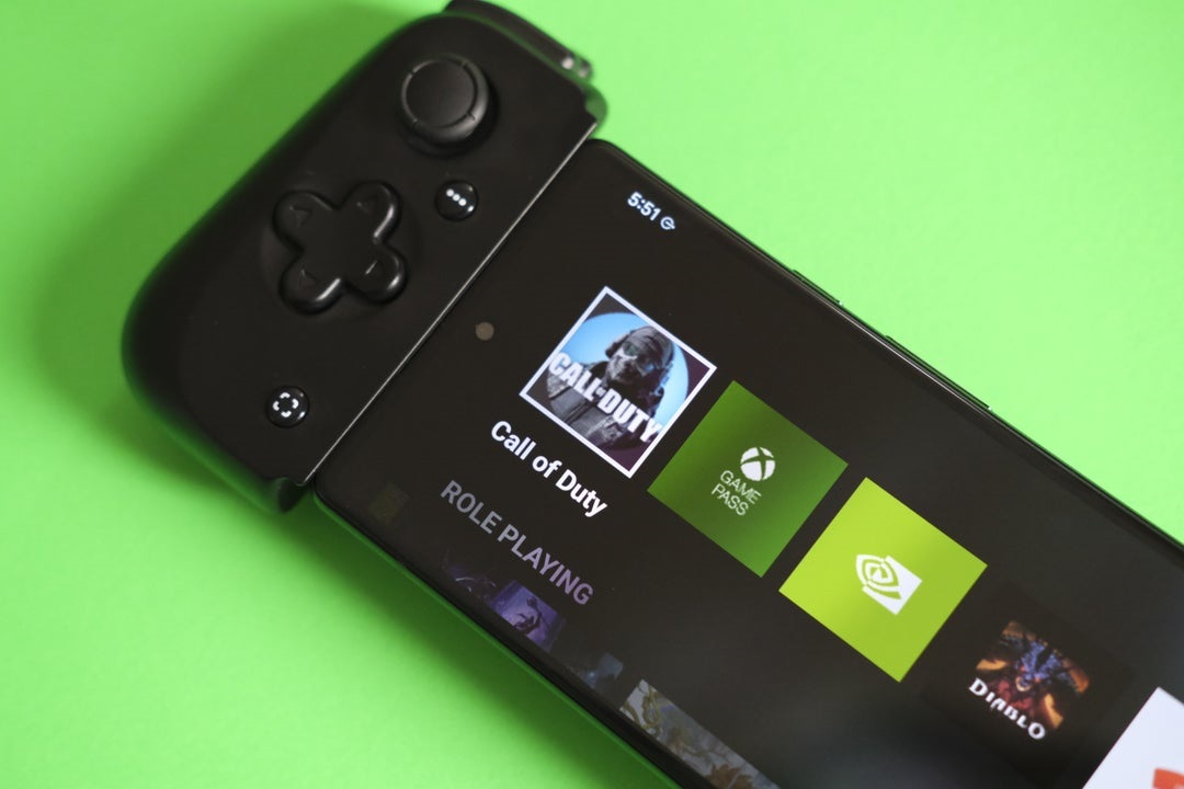 Tay cầm điện thoại Razer Kishi V2-Gaming Controller for Android/iPhone