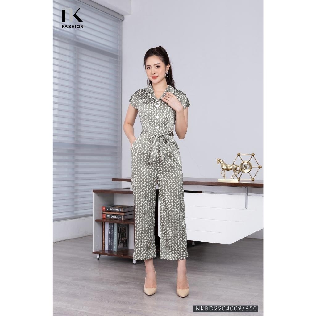 Bộ Jumpsuit Nữ NK Fashion Dáng Dài Thiết Kế Áo Cổ Ve Chai, Chờm Quần Ống Rộng Tôn Dáng, Chất Liệu Lụa Hàn Cao Cấp NKBD2204009