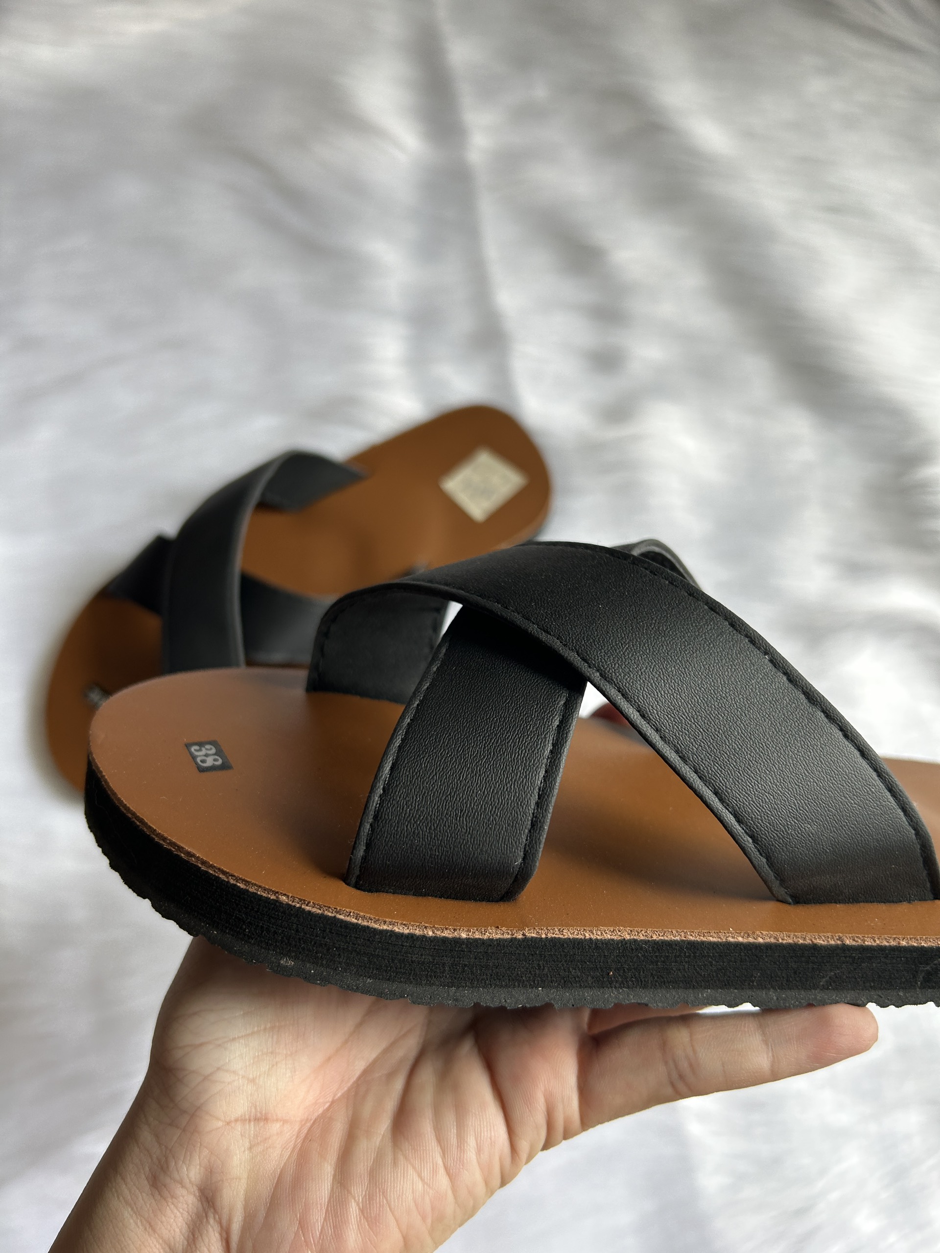 Dép sandal Nữ quai da mềm Đế bệt Cao Su ôm chân LYNA Sandal mã SD261