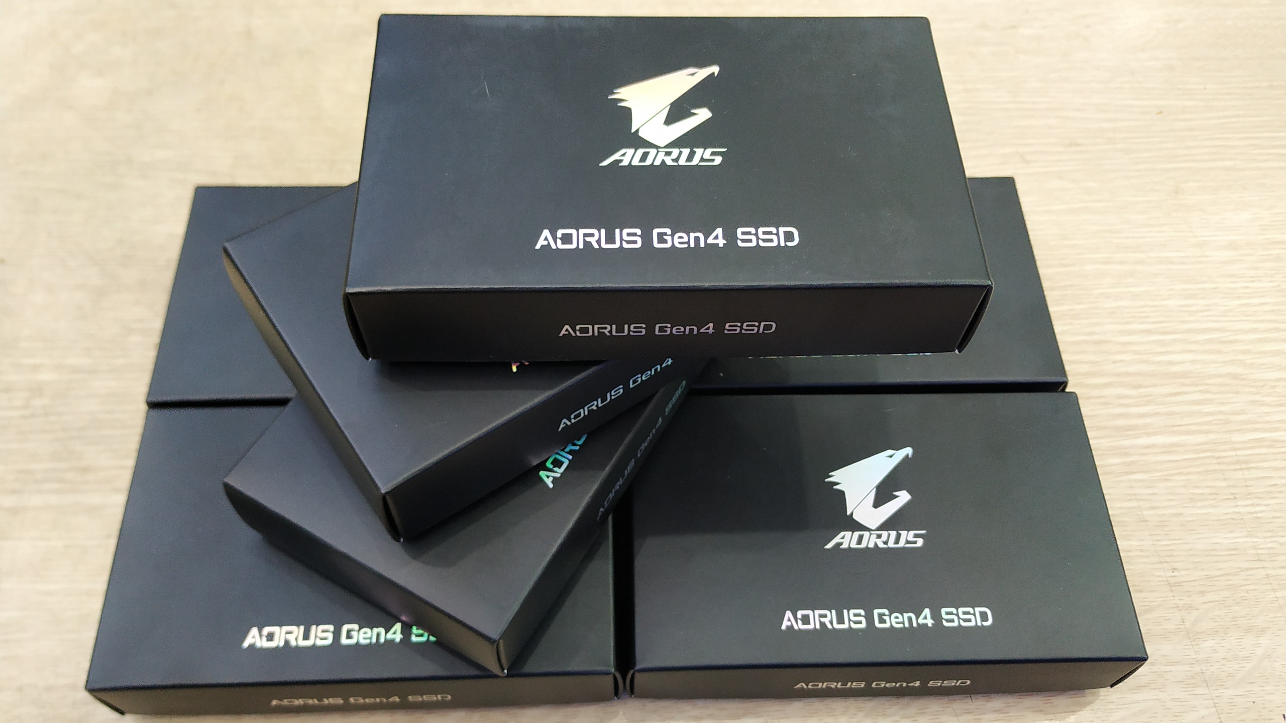 Ổ cứng SSD 1TB Gigabyte Aorus M.2 NVMe PCIe Gen4 (GP-AG41TB)- Hàng chính hãng