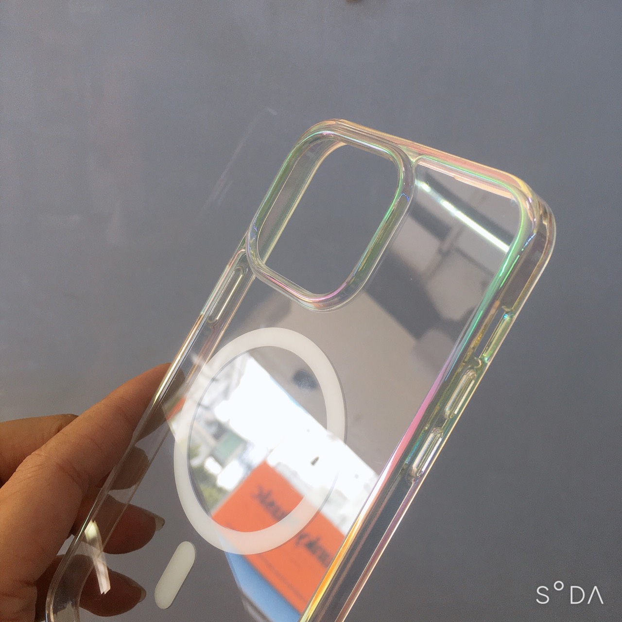 Ốp lưng cho iPhone 15 Pro Max Streamer Magnetic đổi màu chống sốc chính hãng X-Level