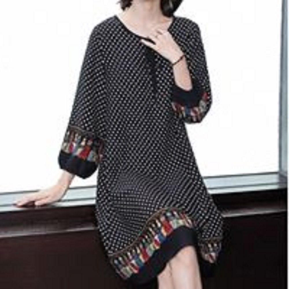 ĐẦM SUÔNG TRUNG NIÊN HỌA TIẾT BI