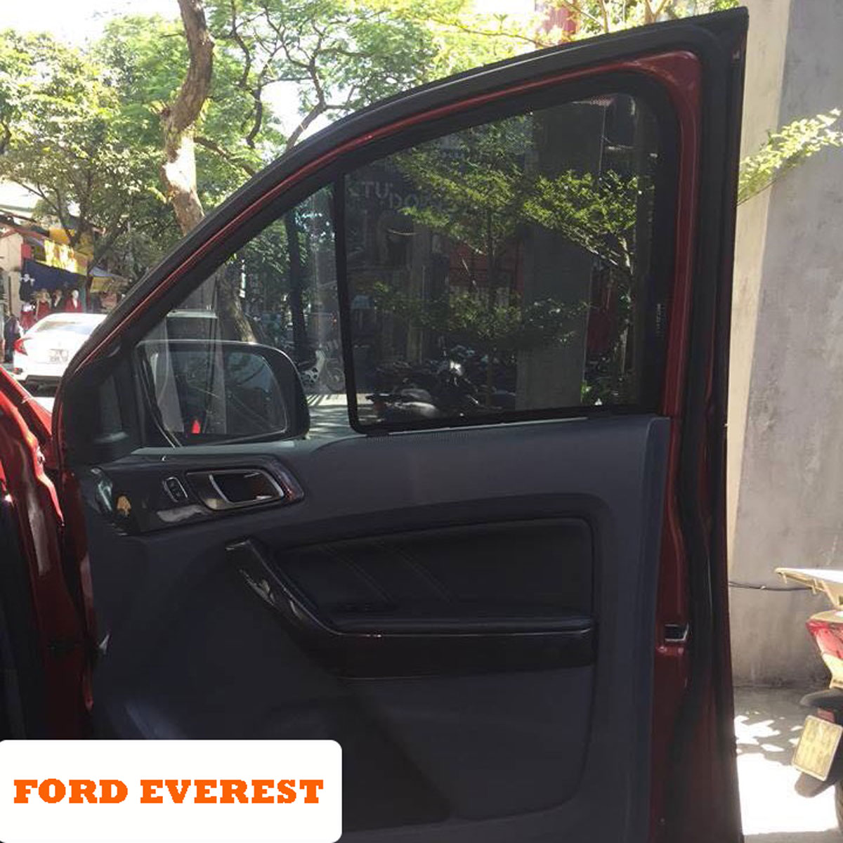Bộ Rèm Chắn Nắng Nam Châm Theo Xe Dành Cho Các Dòng Xe Ô Tô Ford