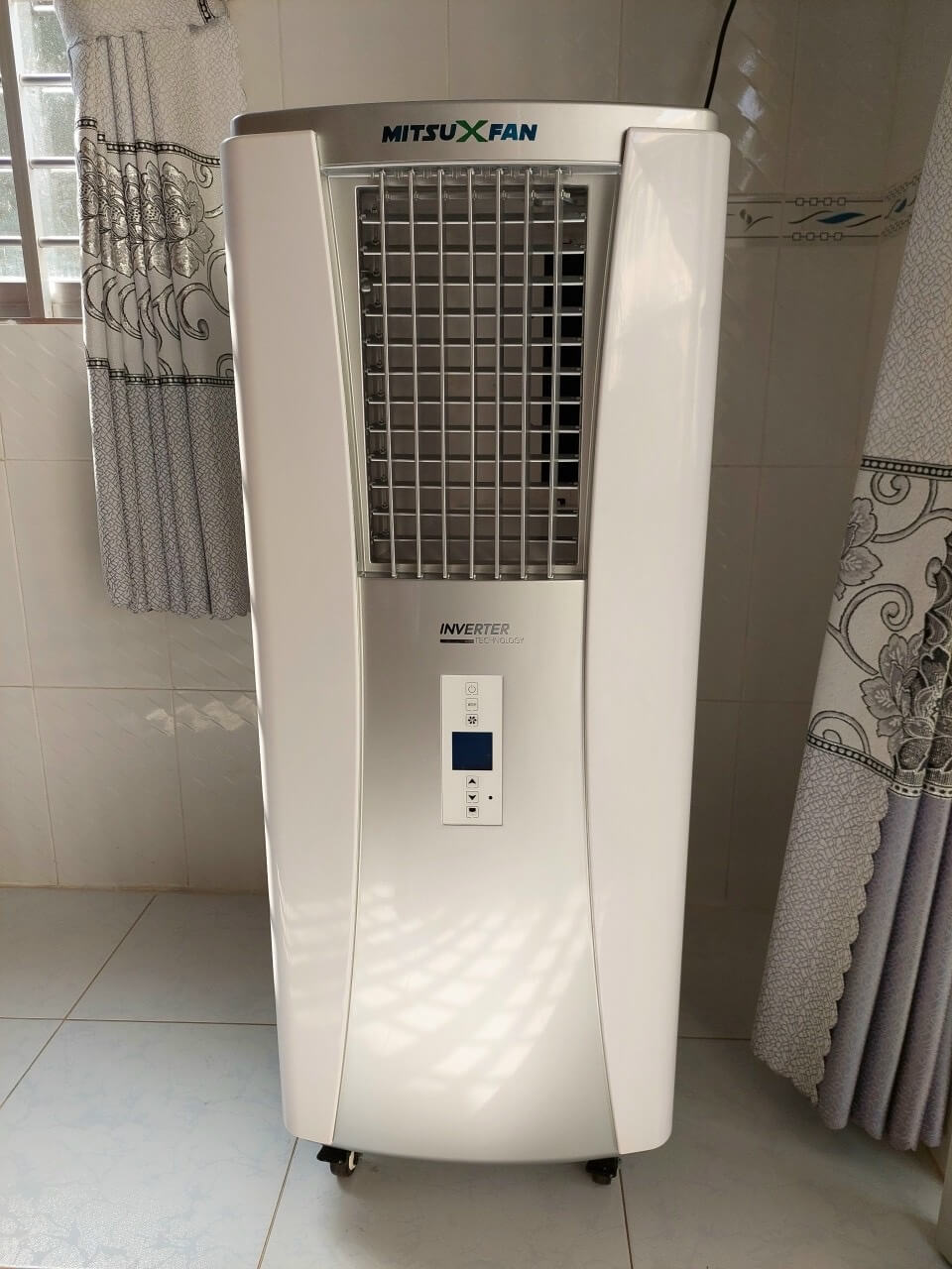 [MIỄN PHÍ VẬN CHUYỂN] Máy Lạnh Hơi Nước Di Động Cao Cấp MitsuXFan WAC-200W / WAC-200G, Diện tích 20-40m², Giảm đến 16°C, Siêu tiết kiệm đến 85% điện năng, Có khả năng diệt Virus, Giao toàn quốc - Hàng Chính Hãng