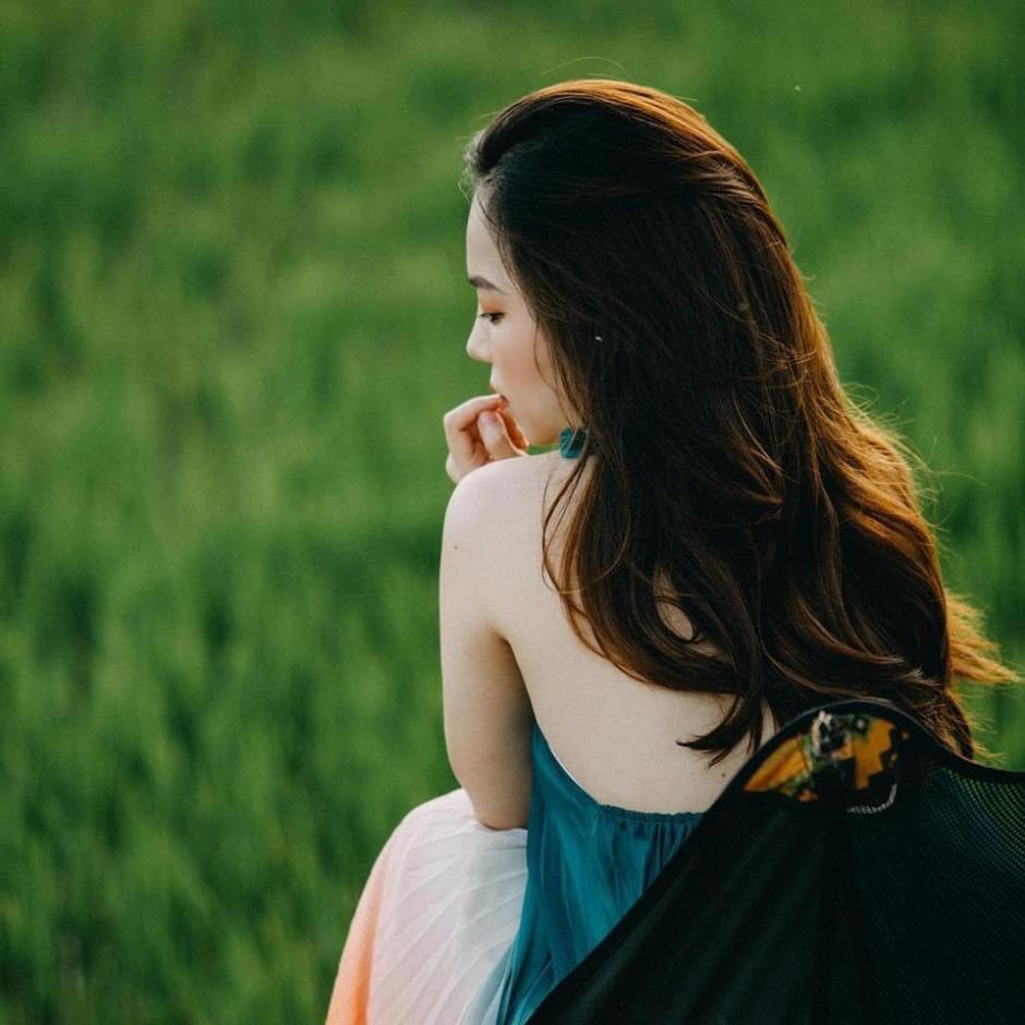 Đầm váy maxi loang màu xanh voan lót lụa mút ngực dập ly cam cổ yếm hở lưng Ivy fashion đi biển dự tiệc dạo phố bigsiz
