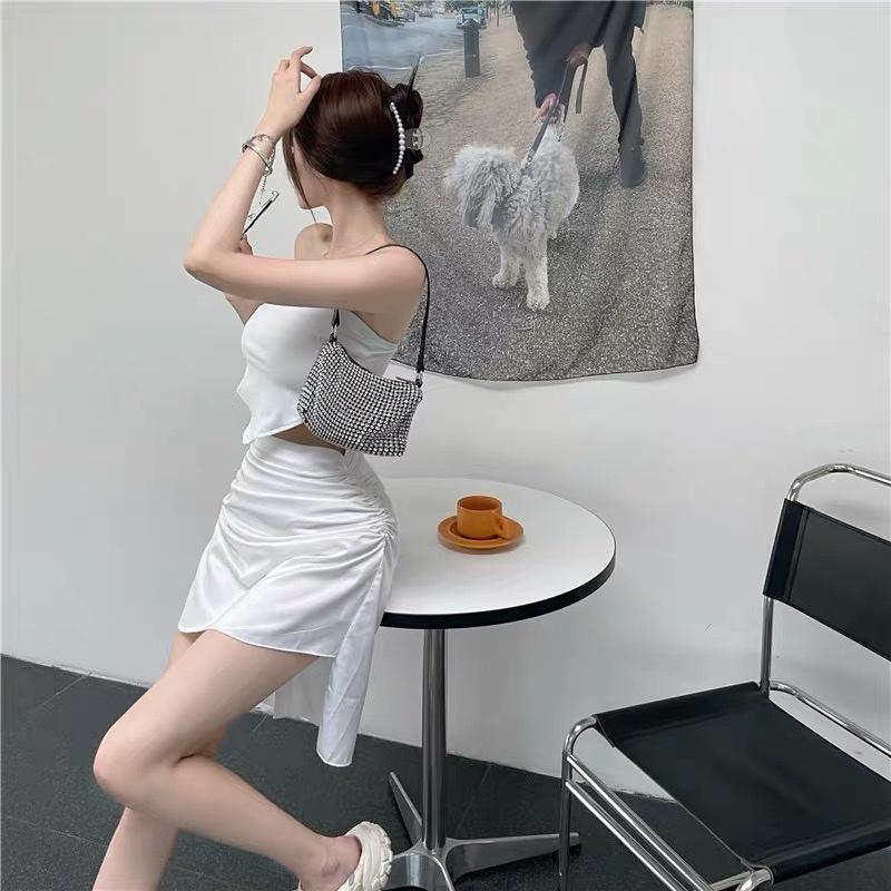 Áo ống kiểu yếm sexy phong cách Hàn Quốc
