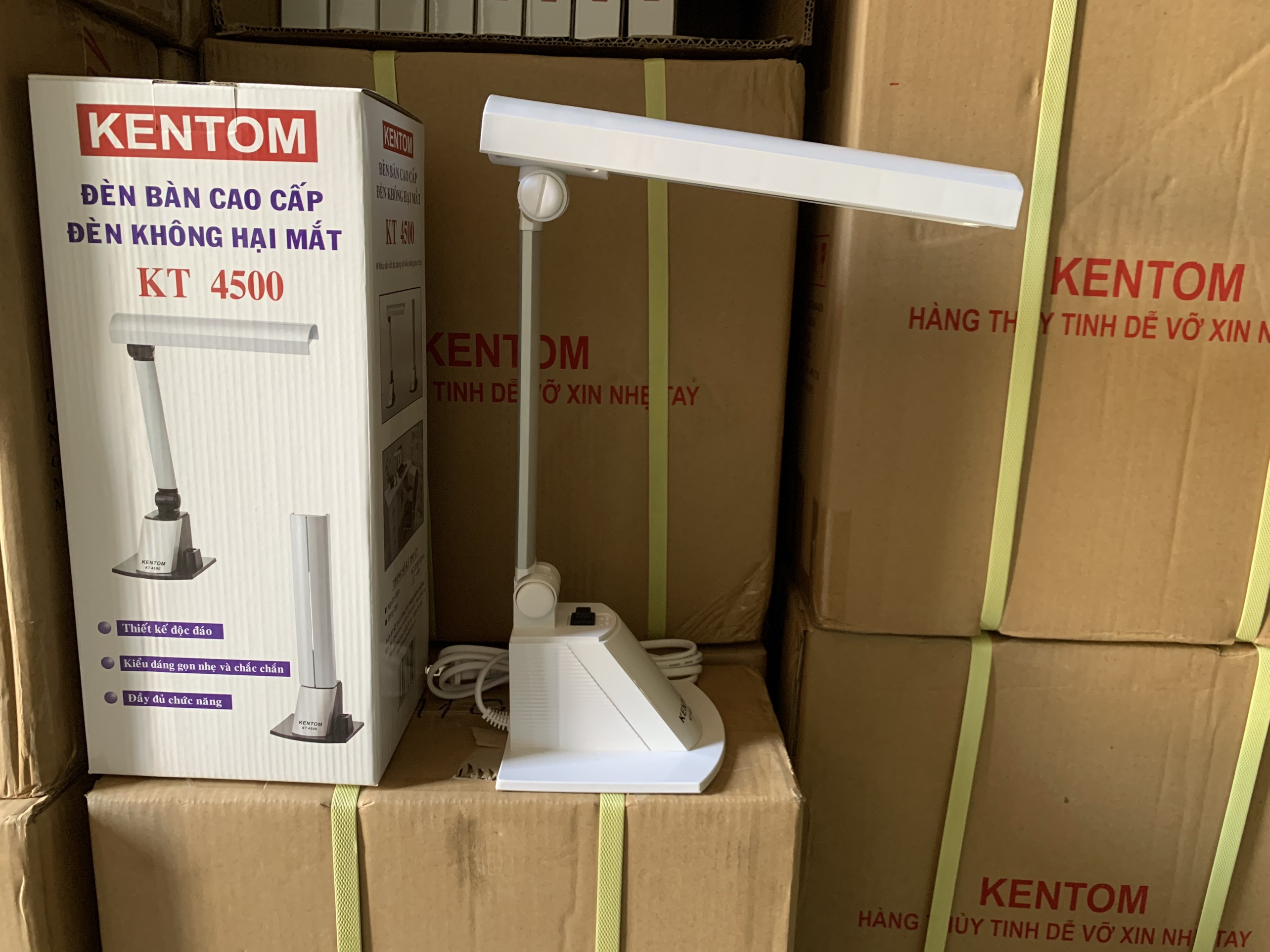 Đèn Bàn Học Đọc Sách LED Kentom KT 4500 Chống Cận 03 Chế Độ Ánh Sáng Bảo Vệ Mắt - Hàng Việt Nam Chất Lượng Cao, Hàng Chính Hãng