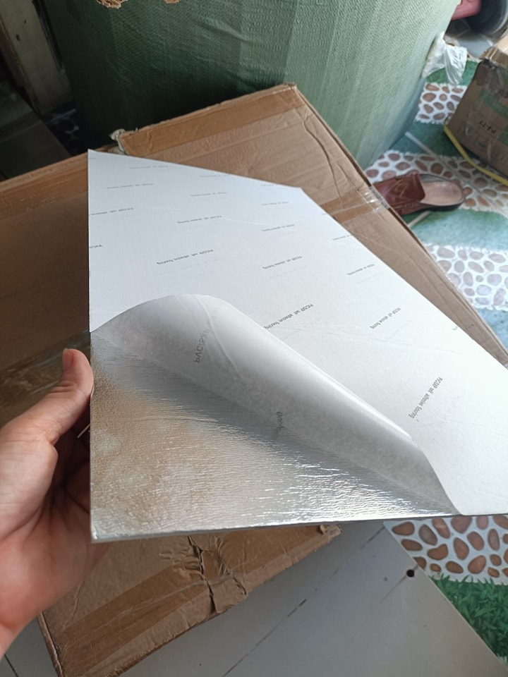 Bộ 10 Tấm Xốp Dán Tường 3D PVC Gỗ Nâu Đỏ 60x30cm Keo Sẵn Dày 2,5mm Cao Cấp, Sang Trọng