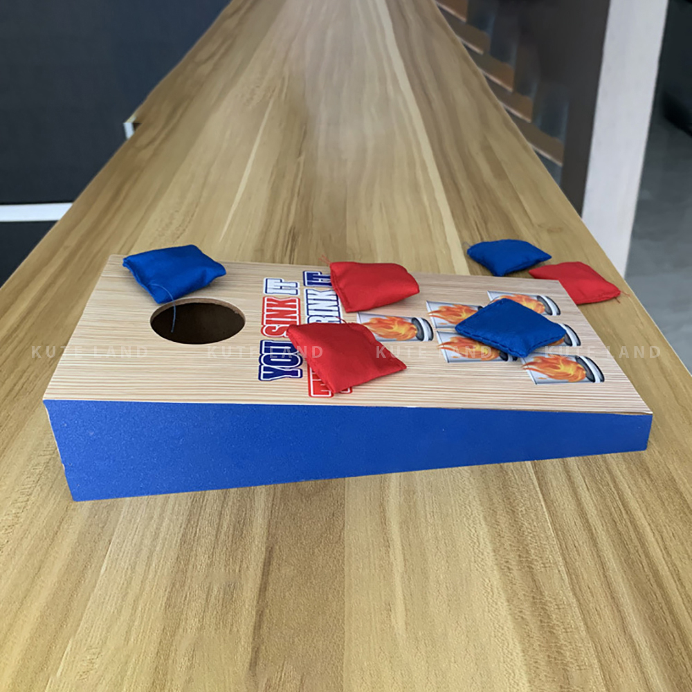 Trò chơi uống bia rượu Bean Bag Toss Game thử thách ném gối vào lỗ xem ai cao tay hơn
