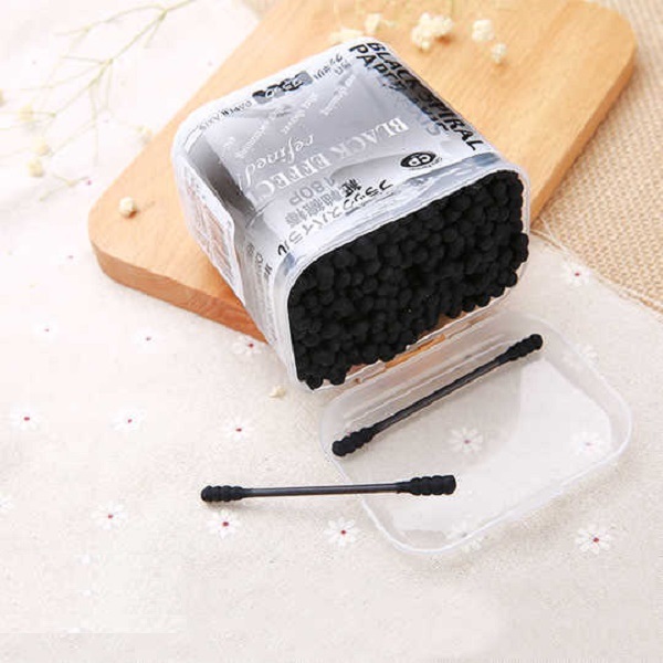 Combo 01 Hộp tăm bông lấy ráy tai Than hoạt tính 180P + 01 Khăn tắm cotton mềm hình gấu (Giao màu ngẫu nhiên) - Nội địa Nhật Bản